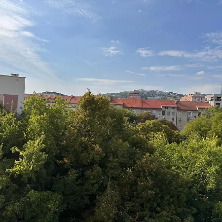 Lovely 2 Bedroom Братислава