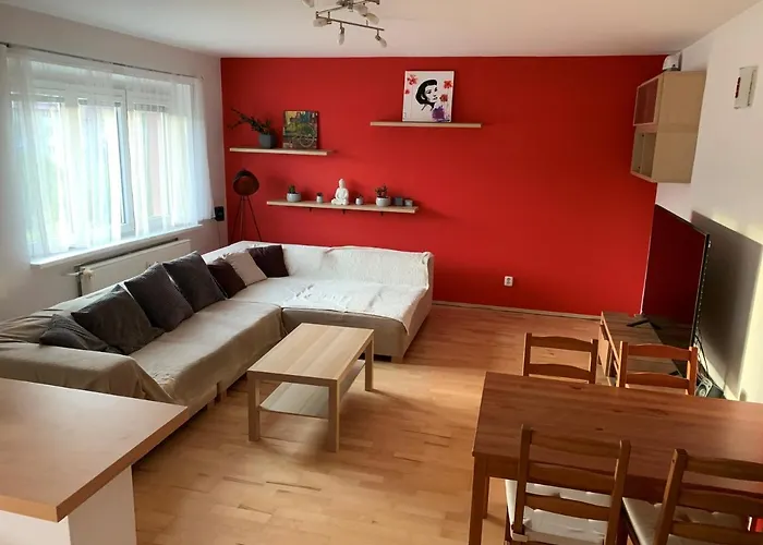 Lovely 2 Bedroom Апартаменты