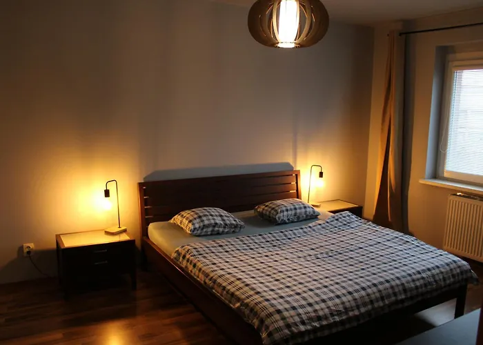 Lovely 2 Bedroom Апартаменты *
