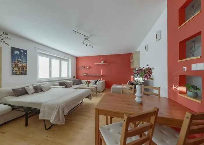 Апартаменты Lovely 2 Bedroom Братислава