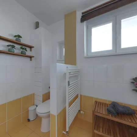 Apartamento Lovely 2 Bedroom *