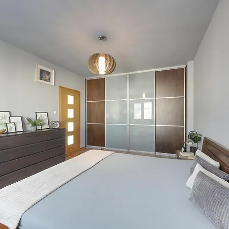 Lovely 2 Bedroom Apartamento